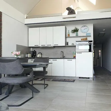 Haus Besch - Fernweh *