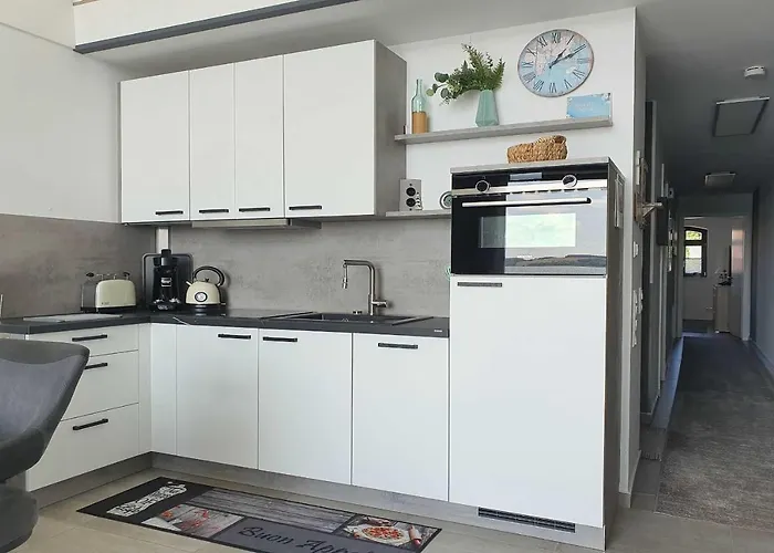 Apartment Haus Besch - Fernweh Alt Reddevitz